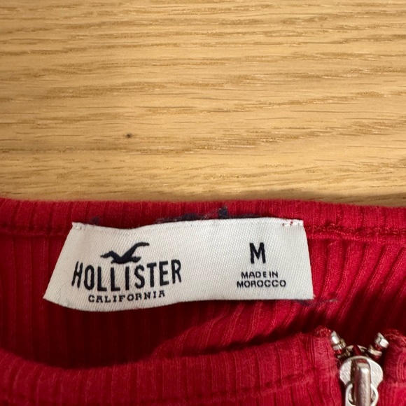 Red long sleeve Hollister - Picture 3 of 3